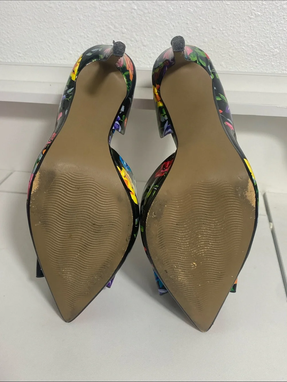 Betsey Johnson Black Patent Floral Pointed-Toe Bow Heels Size 8.5